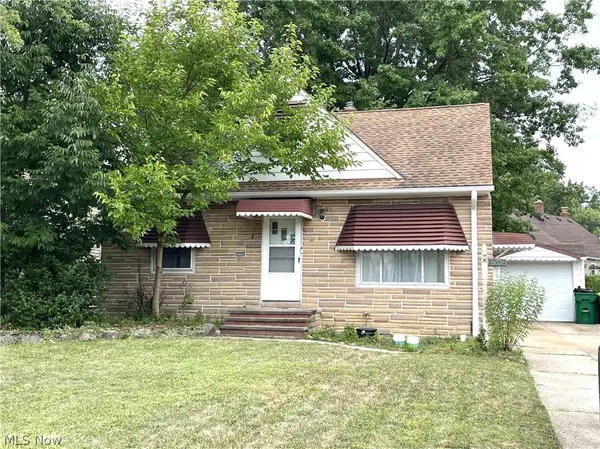 28532 Lake Shore Boulevard, Willowick, OH 44095