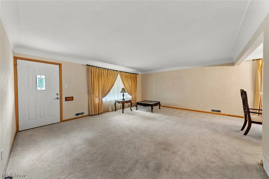 6230 Beverly Drive, Parma Heights, OH 44130 - #3