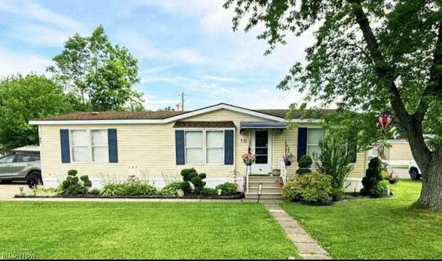 27216 Cook Rd #10, Olmsted Falls, OH 44138 - #2