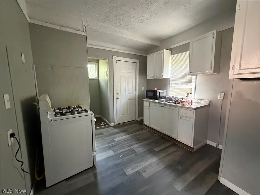 557 E 117th Street, Cleveland, OH 44108 - #3