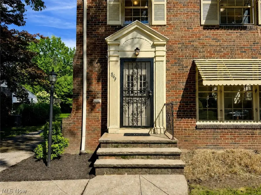 869 Cambridge Road, Cleveland Heights, OH 44121 - #2