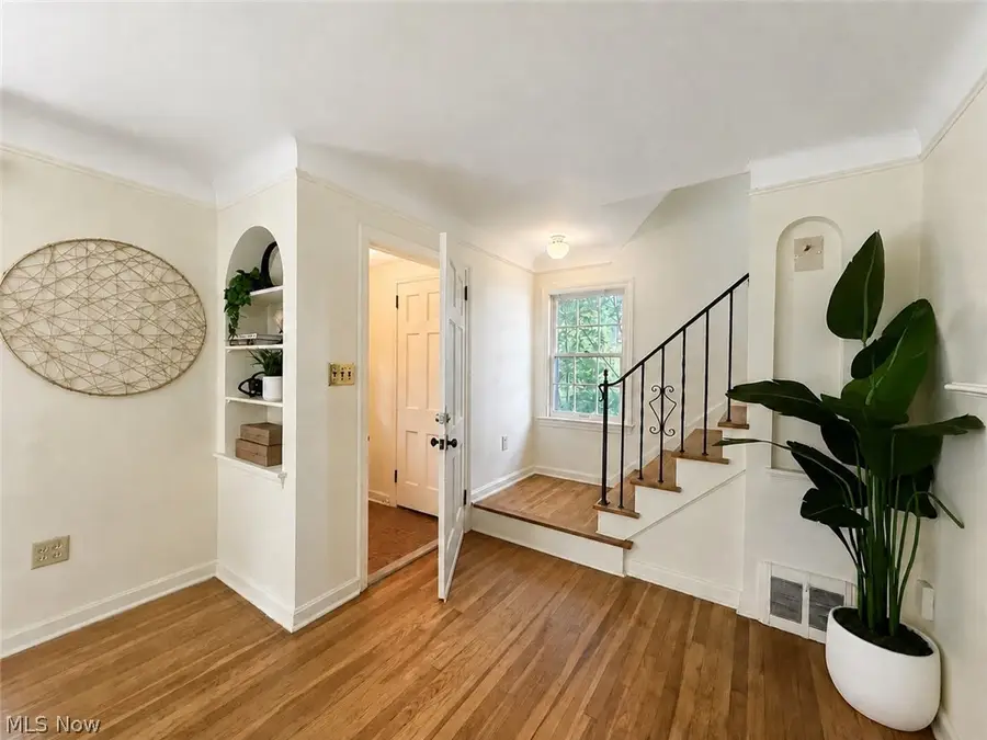 869 Cambridge Road, Cleveland Heights, OH 44121 - #3