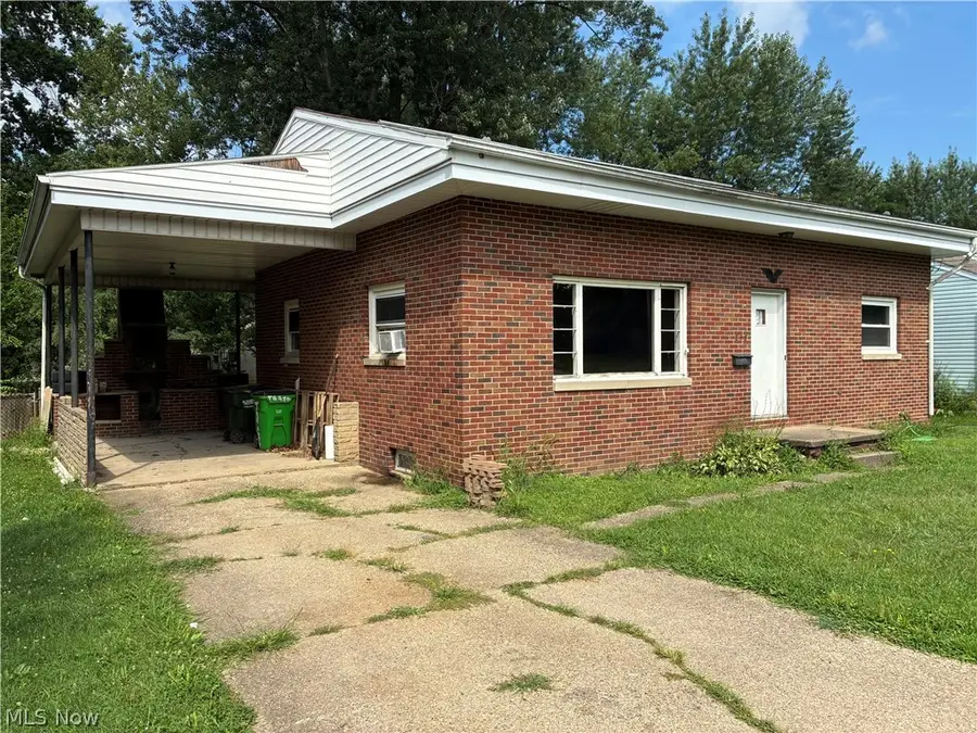 315 Gnau Sw Avenue, Massillon, OH 44646 - #2