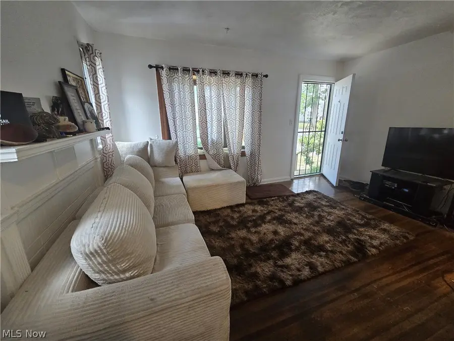 15908 Invermere Avenue, Cleveland, OH 44128 - #2