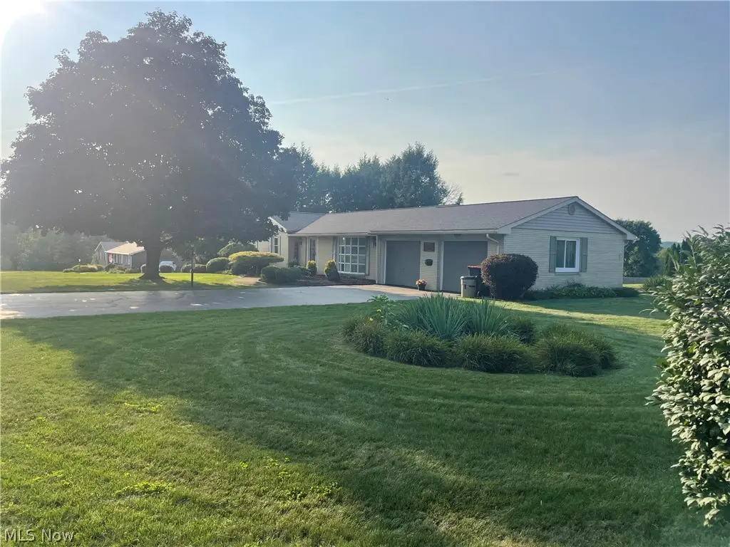 49261 S Park Circle, East Liverpool, OH 43920 - #1