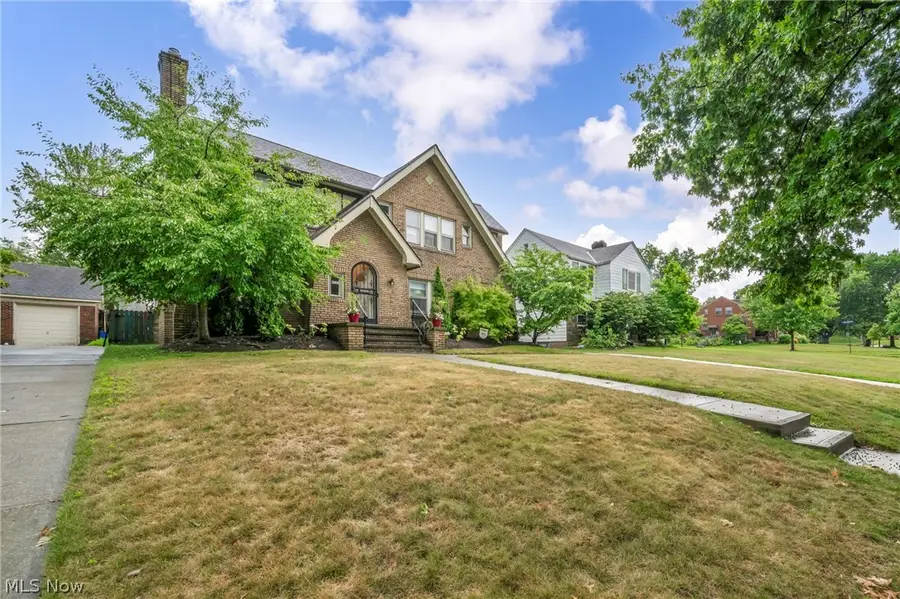 4589 S Hills Drive, Cleveland, OH 44109 - #3