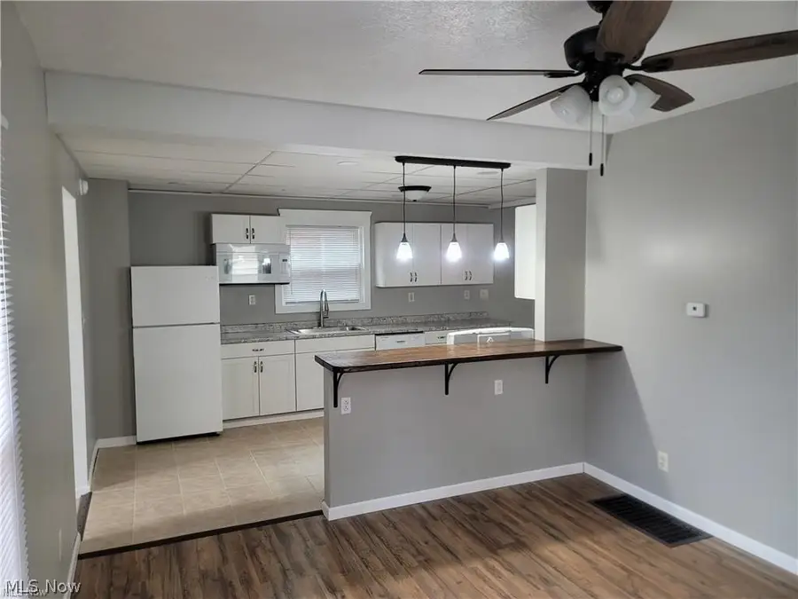 140 7th Nw Street, Barberton, OH 44203 - #3