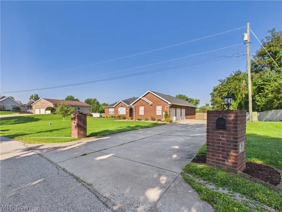 582 Homewood Road, Parkersburg, WV 26101 - #2