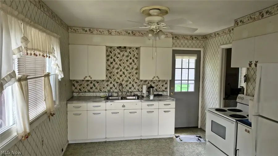472 N Rocky River Drive, Berea, OH 44017 - #2