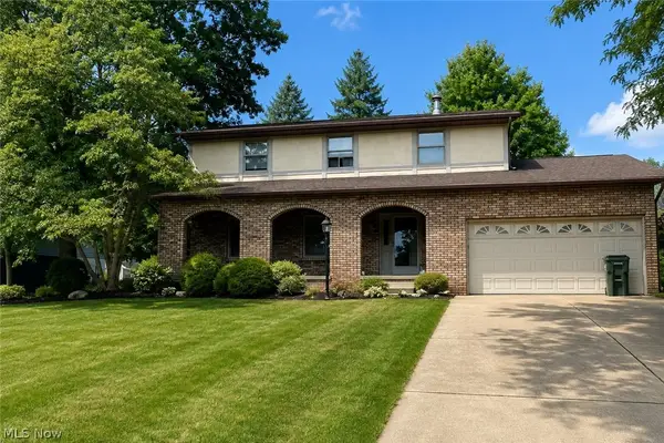 8727 Prancer Nw Avenue, North Canton, OH 44720