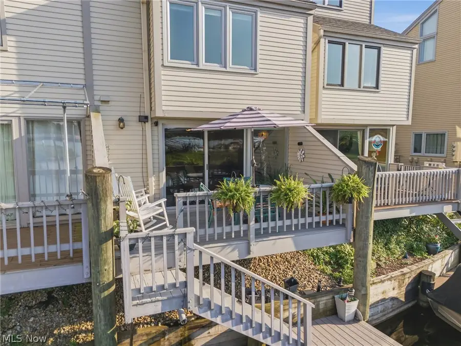 3221 Mariners Island Nw Drive, Canton, OH 44708 - #2