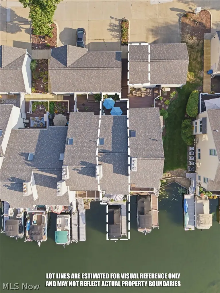3221 Mariners Island Nw Drive, Canton, OH 44708 - #3