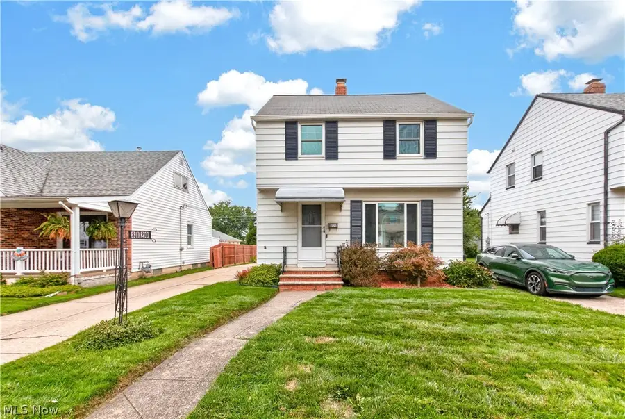 8120 Pelham Drive, Parma, OH 44129 - #2