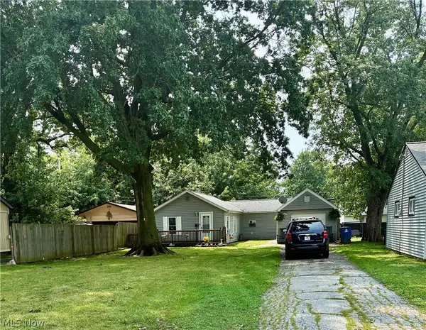 902 Quentin Road, Eastlake, OH 44095