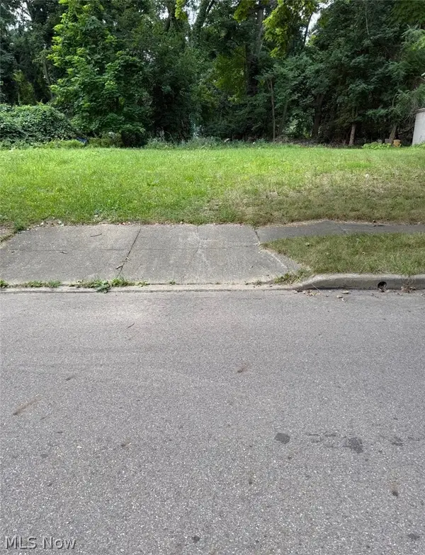 116 Charles Street, Akron, OH 44304