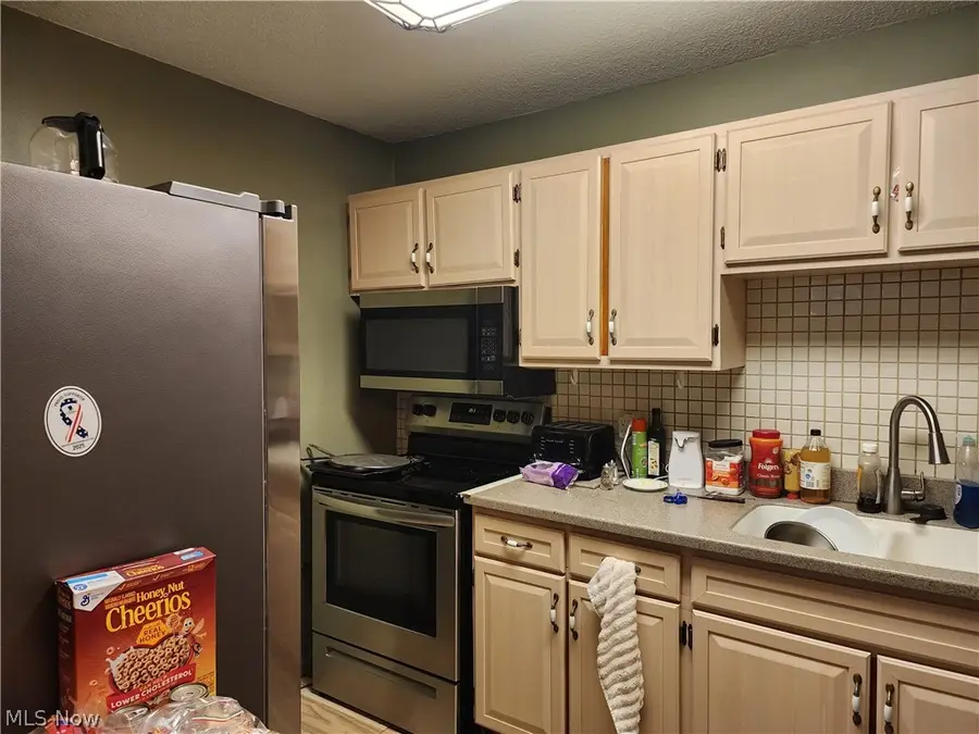 25801 Lakeshore Boulevard #20, Euclid, OH 44132 - #3