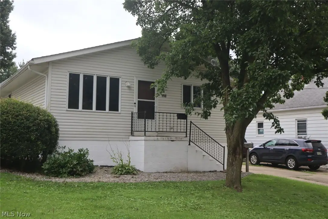 288 E Cassell Avenue, Barberton, OH 44203 - #1