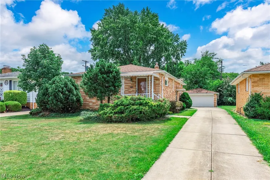 5615 Southington Drive, Parma, OH 44129 - #2