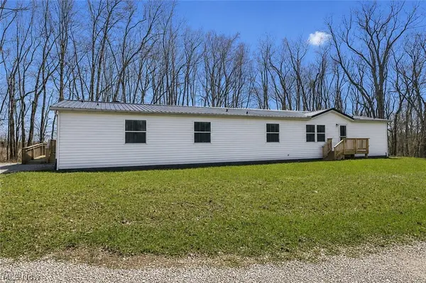 2525 Panther Ne Drive, New Lexington, OH 43764