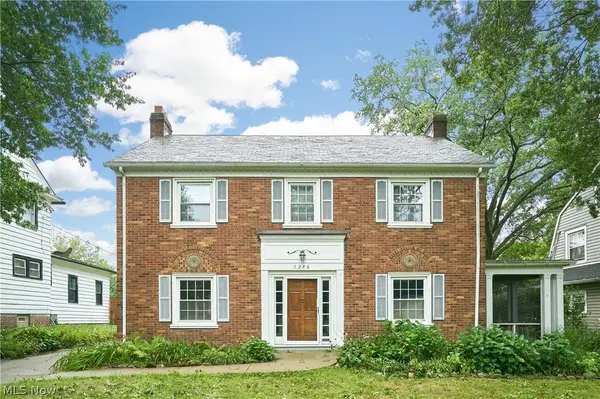 1296 Delia Avenue, Akron, OH 44320