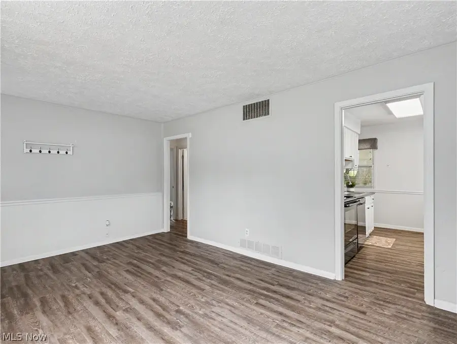 2180 Schubert Street, Cuyahoga Falls, OH 44221 - #3