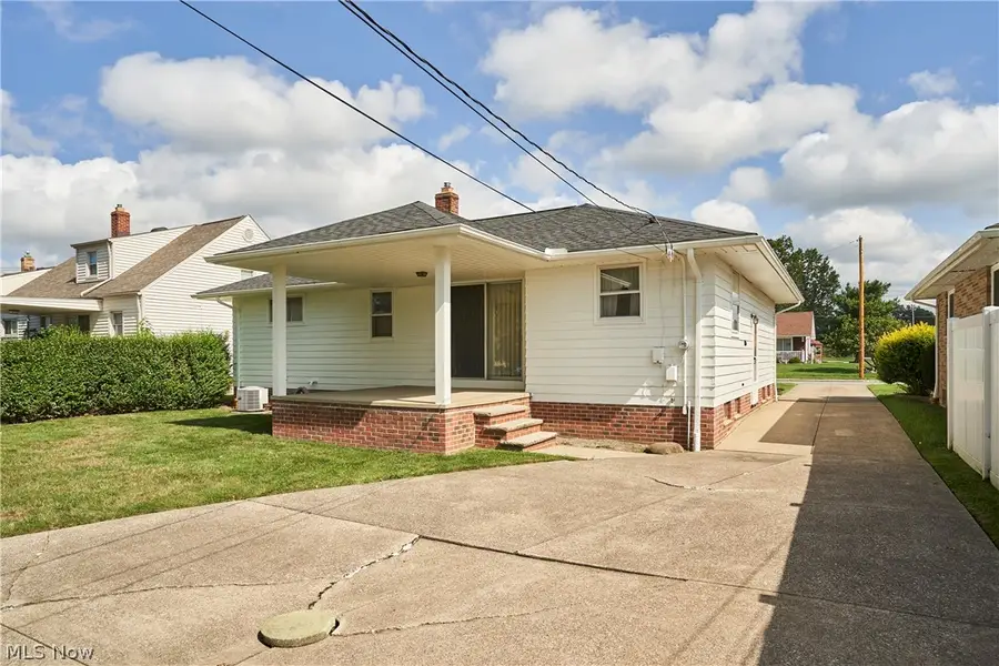 29581 Robert Street, Wickliffe, OH 44092 - #2