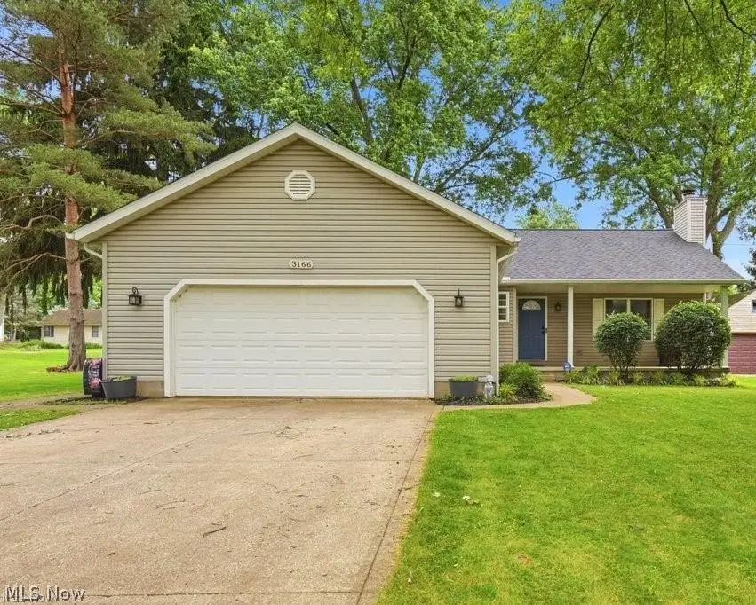 3166 Vermont Nw Street, North Canton, OH 44720 - #2