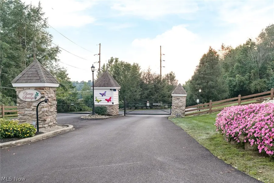 1119 Queen Anne Nw Drive, Massillon, OH 44647 - #3
