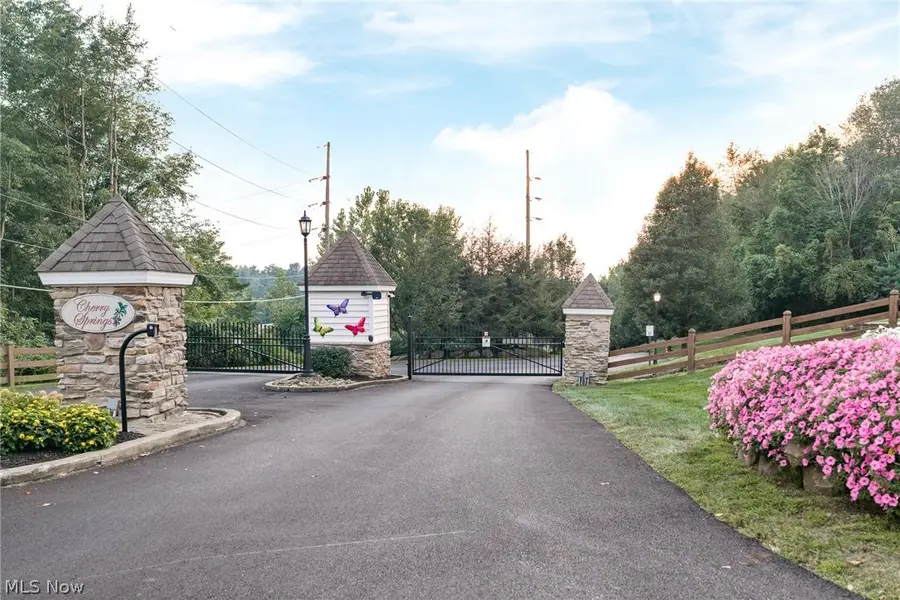 1115 Queen Anne Nw Drive, Massillon, OH 44647 - #2