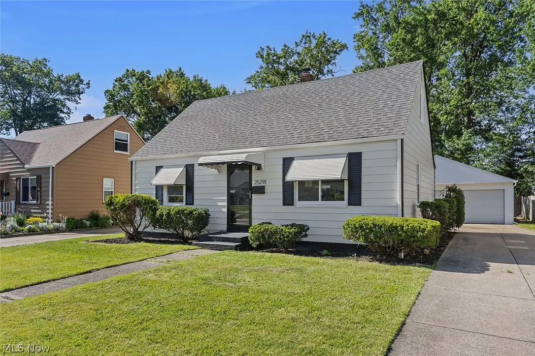 25291 Richards Avenue, Euclid, OH 44132 - #1
