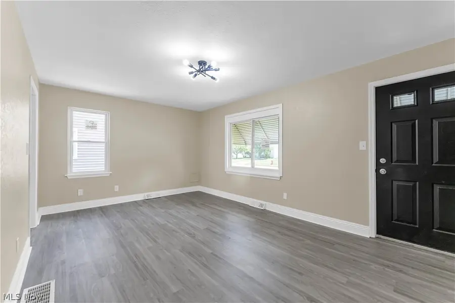 25291 Richards Avenue, Euclid, OH 44132 - #3