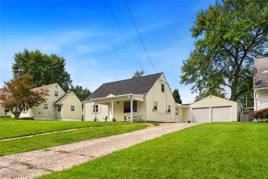 208 S Roanoke Avenue, Youngstown, OH 44515 - #3