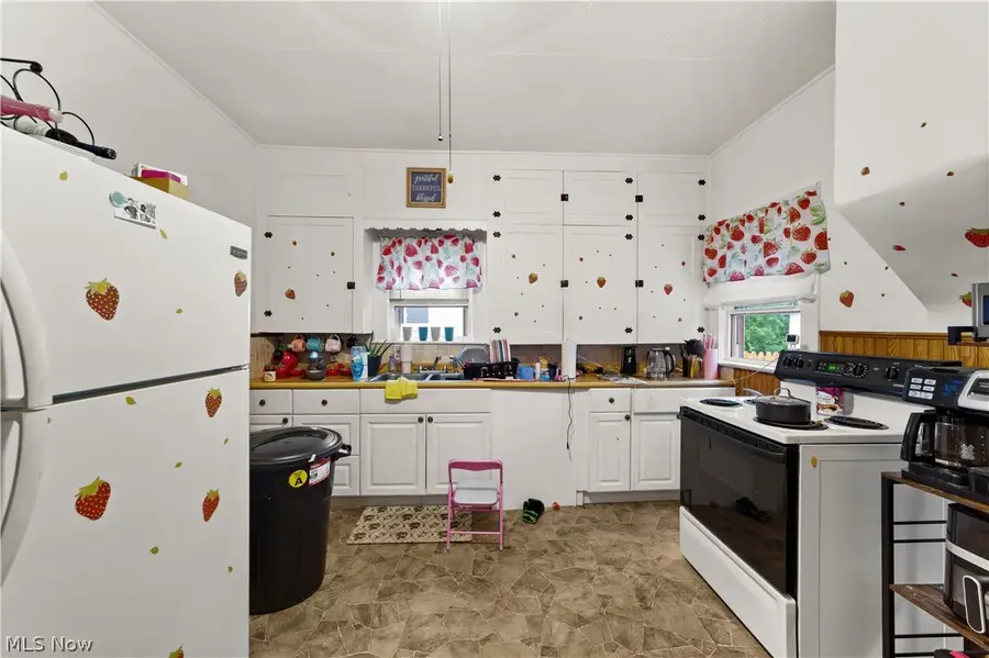 206 W 29th Street, Lorain, OH 44055 - #3