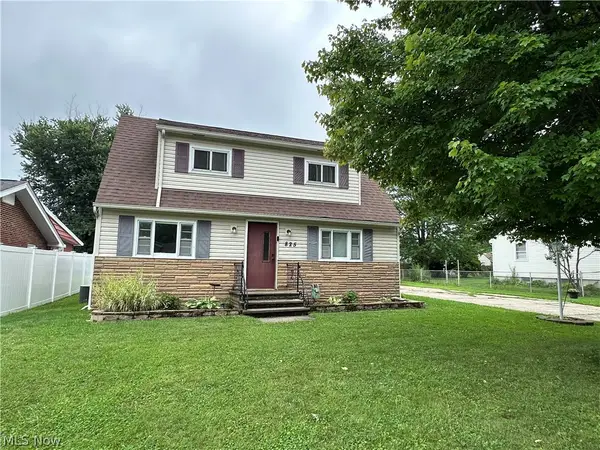 825 Lakewood Beach Drive, Sheffield Lake, OH 44054