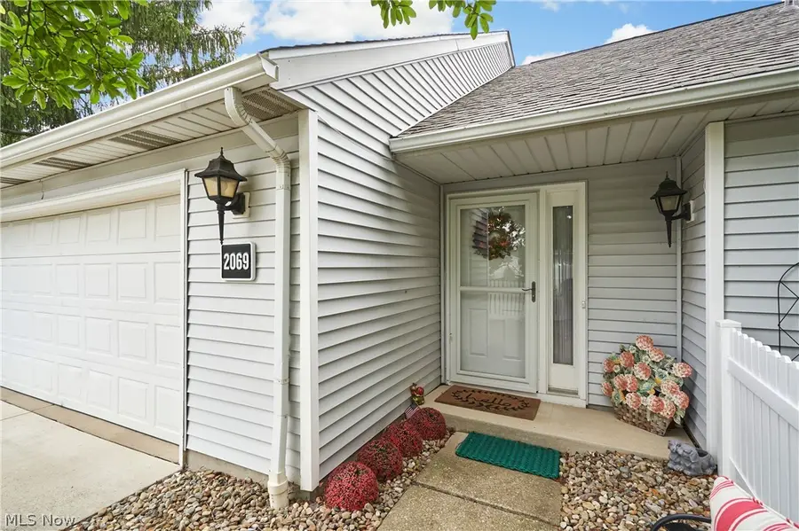 2069 Saxony Drive, Akron, OH 44313 - #2
