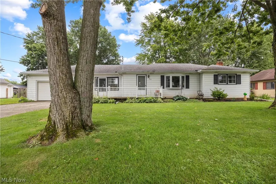 814 S Logan Street, Elyria, OH 44035 - #2