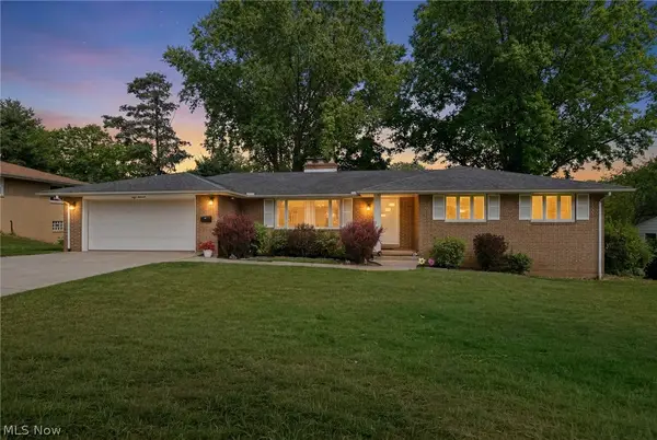 800 Woodview Ne Drive, Massillon, OH 44646