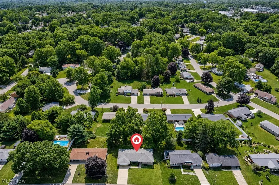 800 Woodview Ne Drive, Massillon, OH 44646 - #2