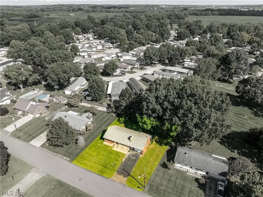 114 Keeferview Nw Street, Navarre, OH 44662 - #2