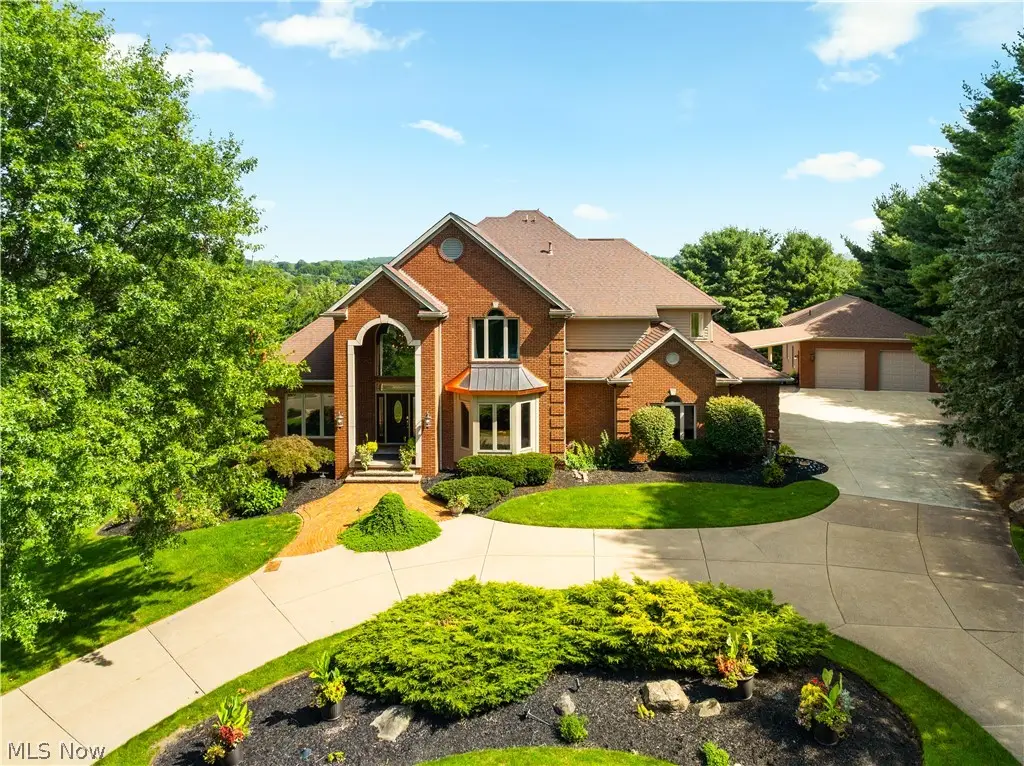 2389 Amberwood Ne Circle, Massillon, OH 44646 - #1