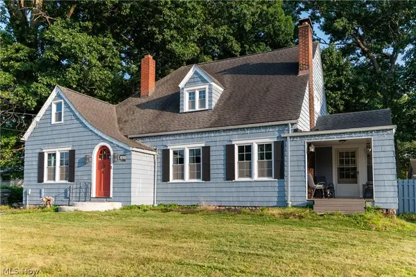 423 Bradley Lane, Youngstown, OH 44504