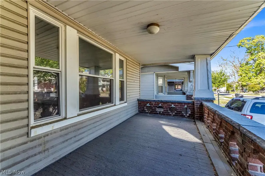 414 E 147th Street, Cleveland, OH 44110 - #3