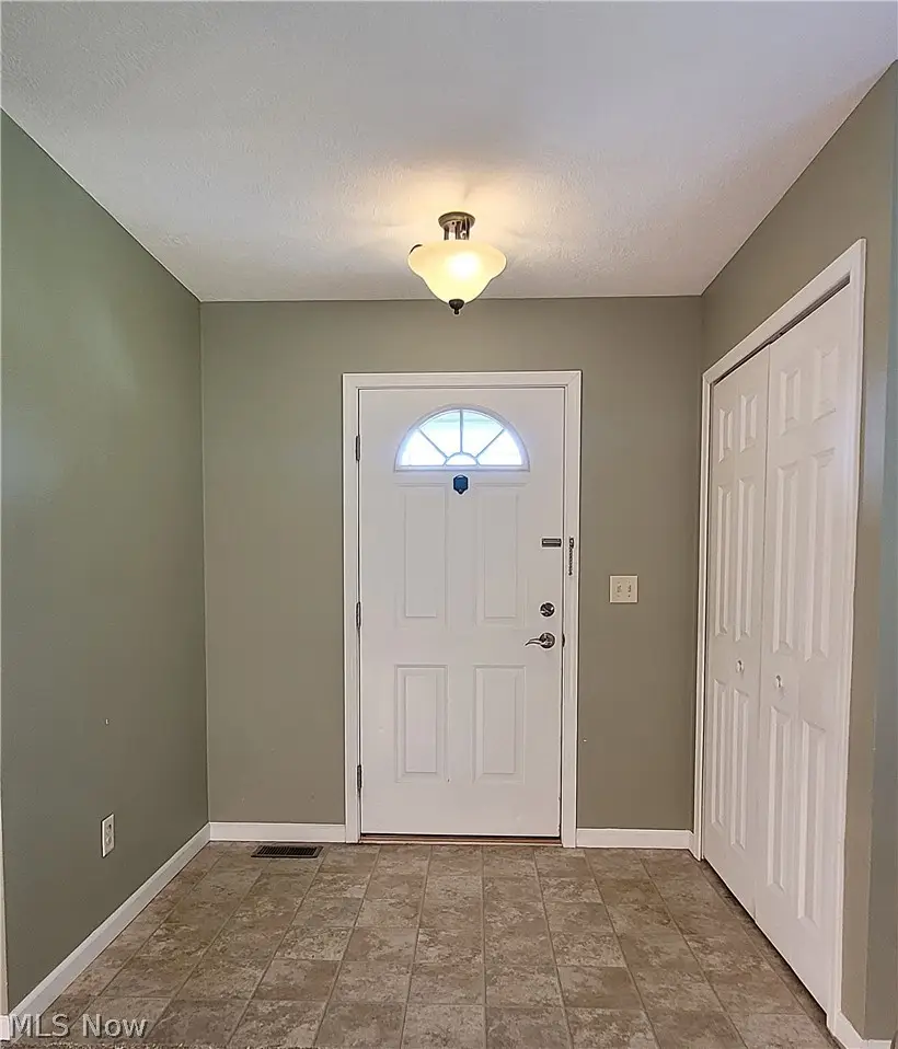 387 W Sunset Drive, Rittman, OH 44270 - #3
