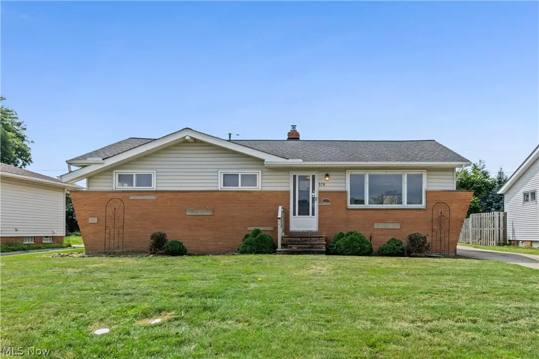 578 E Dartmoor Avenue, Seven Hills, OH 44131 - #1