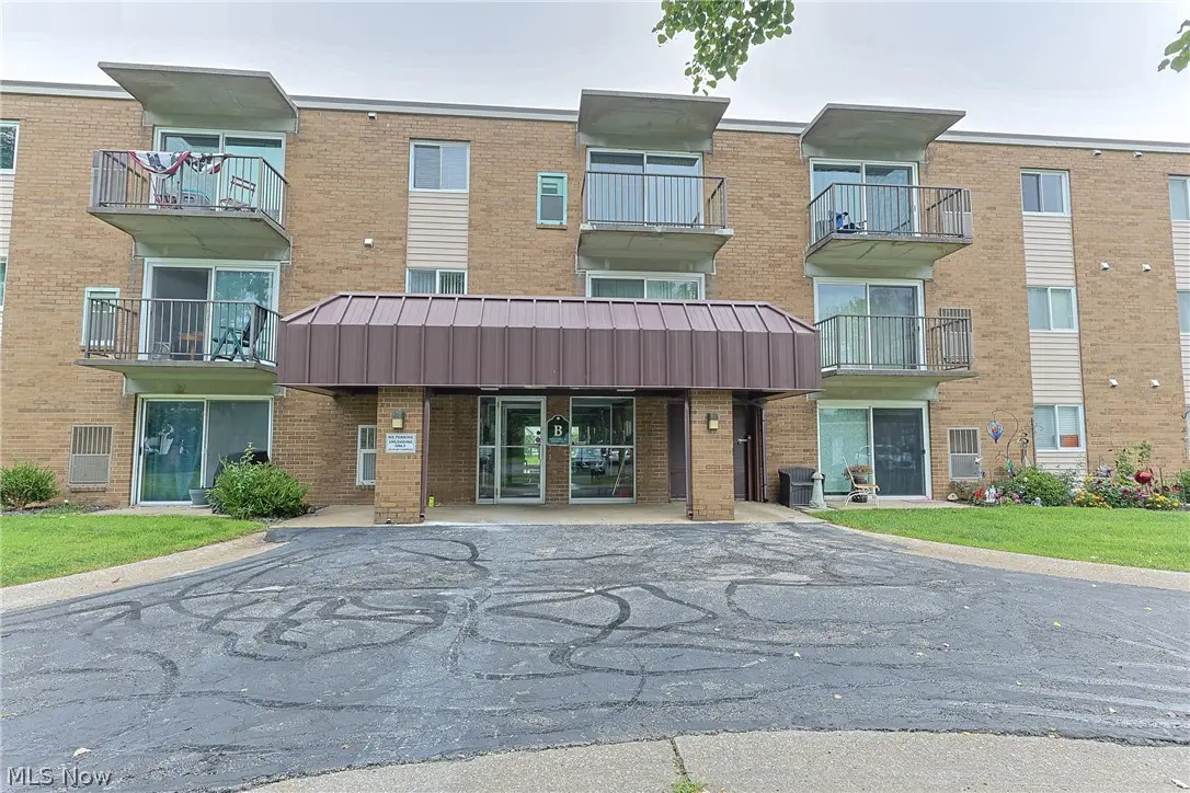 1315 S Lake Wilmer Drive #303, Sandusky, OH 44870 - #1