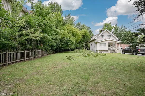 16211 Arcade Avenue, Cleveland, OH 44110