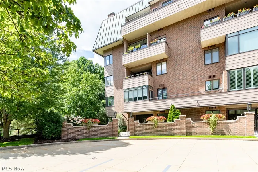 5150 Three Village Drive #1-K, Lyndhurst, OH 44124 - #2