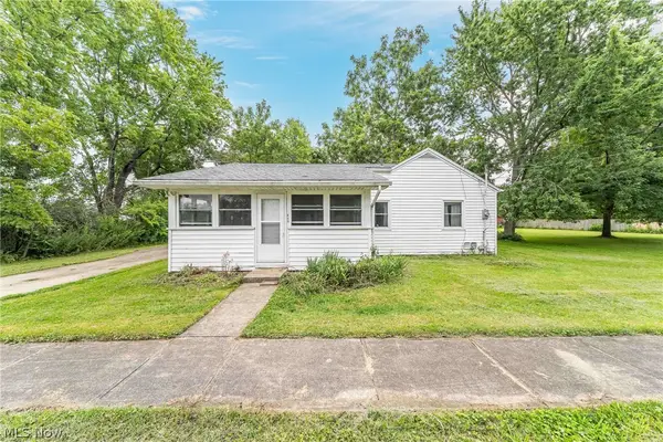 649 Sheffield Road, Sheffield Lake, OH 44054