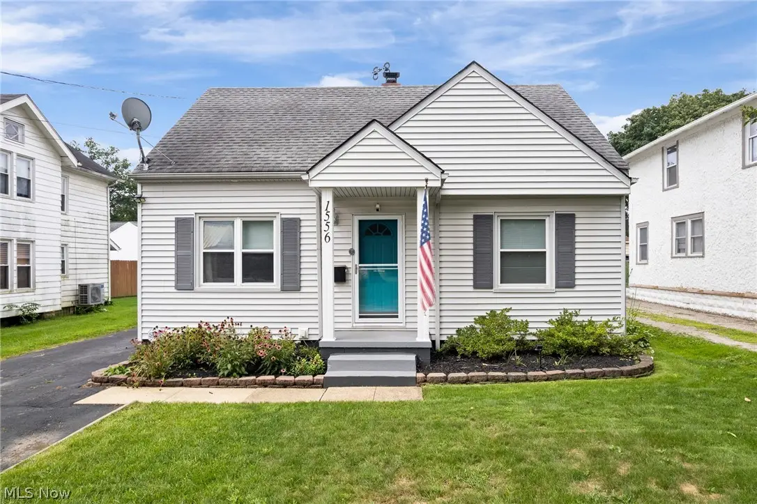 1556 Campbell Street, Cuyahoga Falls, OH 44223 - #1