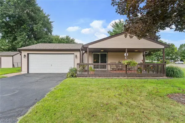 137 Chapel Hill Nw Drive, Warren, OH 44483
